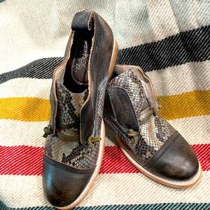 BRAND NEW FREEBIRD LADIES OXFORDS/BOOTIES.